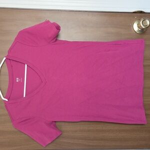 Uniqlo Rose V-Neck Tee